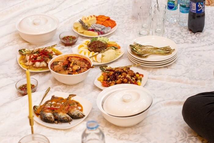 อาหารเลี้ยงพระ